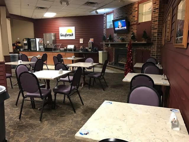 Days Inn By Wyndham Bloomington West Экстерьер фото